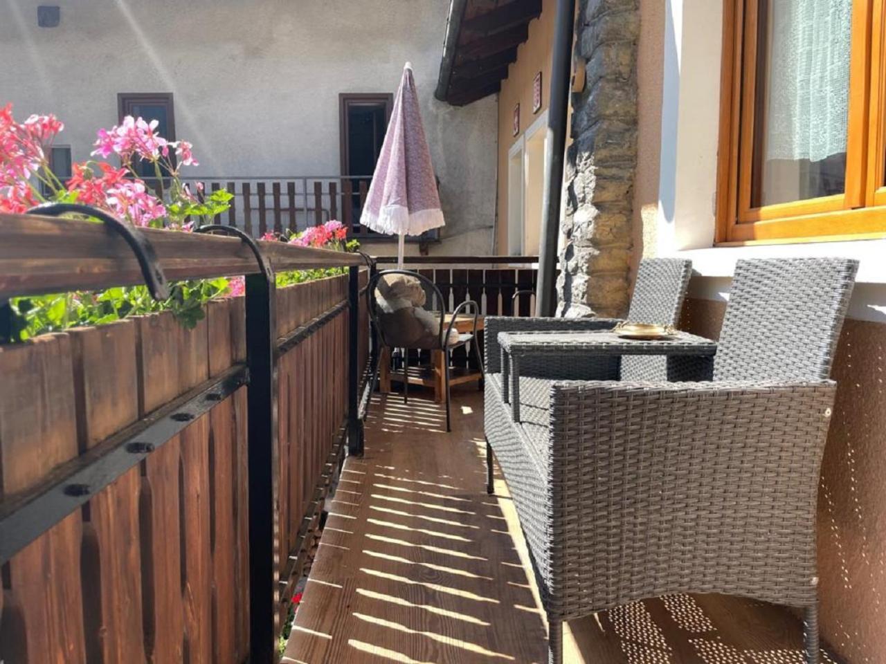 Maison Julie-Lungo La Via Francigena إتروبليس المظهر الخارجي الصورة