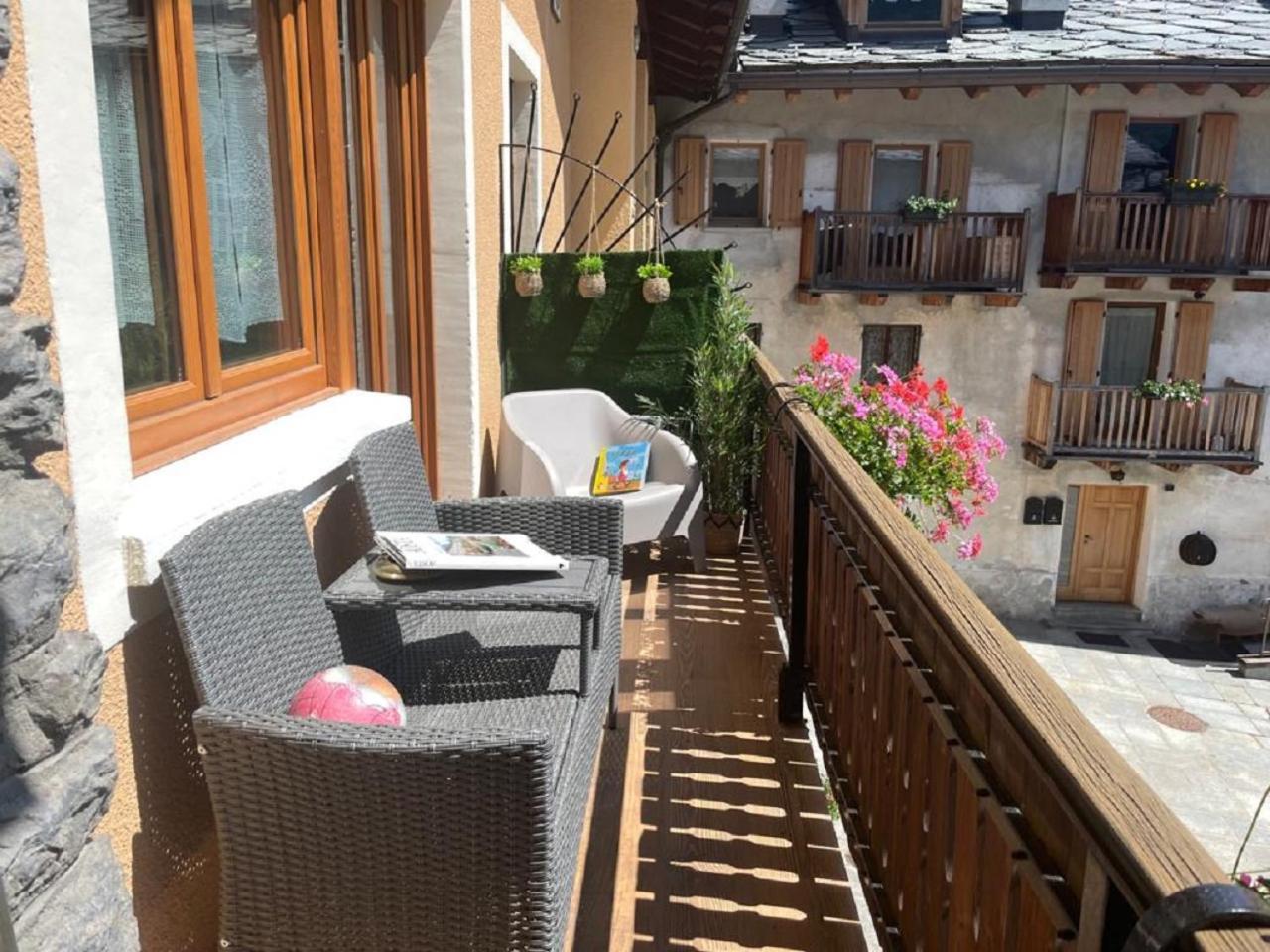 Maison Julie-Lungo La Via Francigena إتروبليس المظهر الخارجي الصورة
