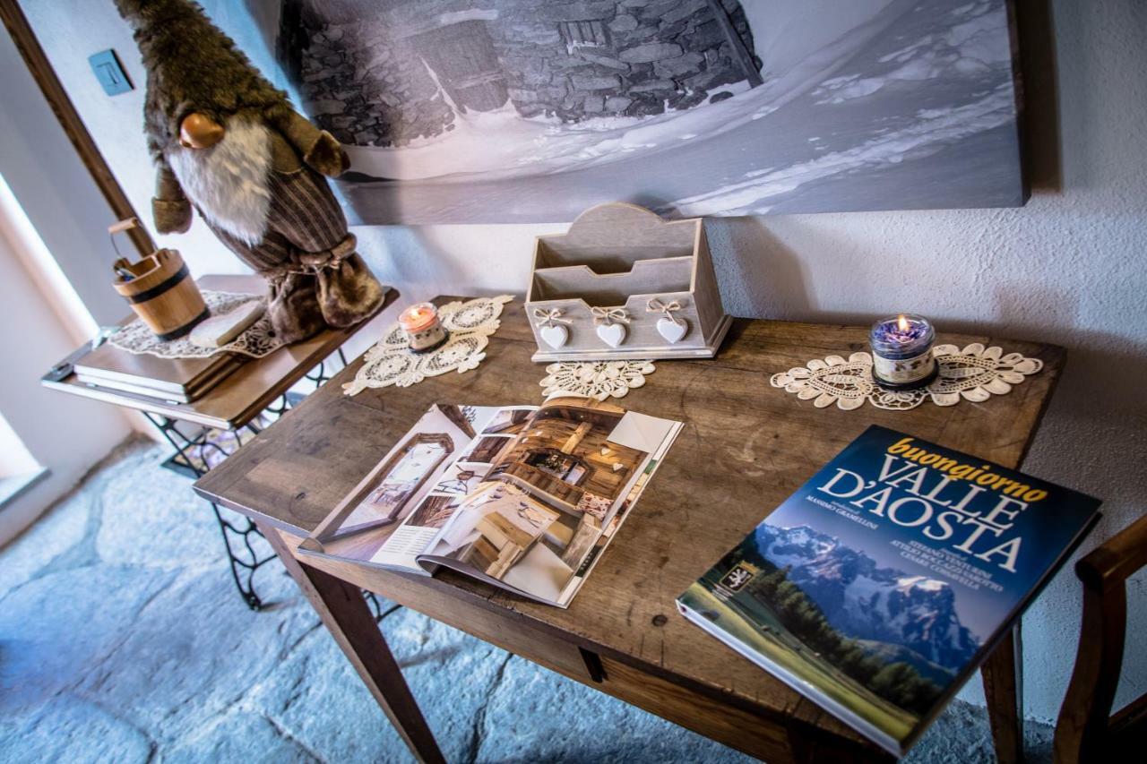 Maison Julie-Lungo La Via Francigena إتروبليس المظهر الخارجي الصورة
